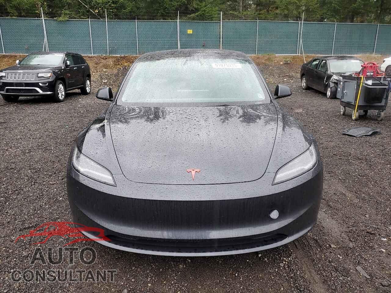 TESLA MODEL 3 2025 - 5YJ3E1EA3SF924944