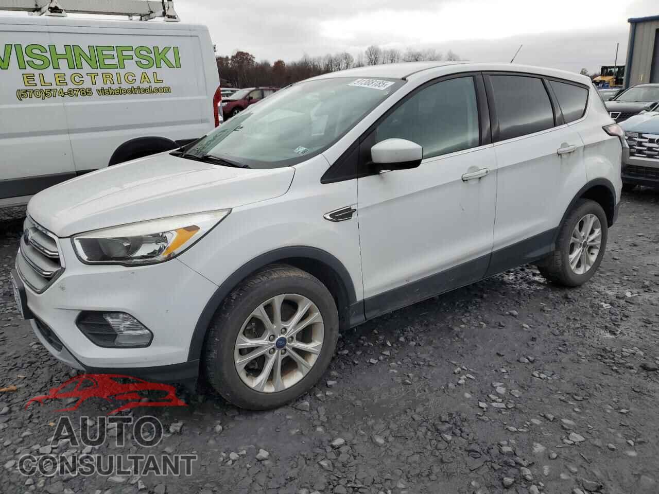 FORD ESCAPE 2017 - 1FMCU9GD3HUC30386
