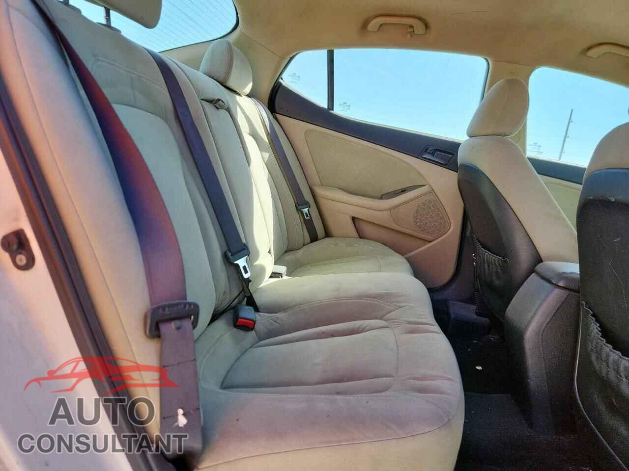 KIA OPTIMA 2011 - KNAGM4A76B5177905