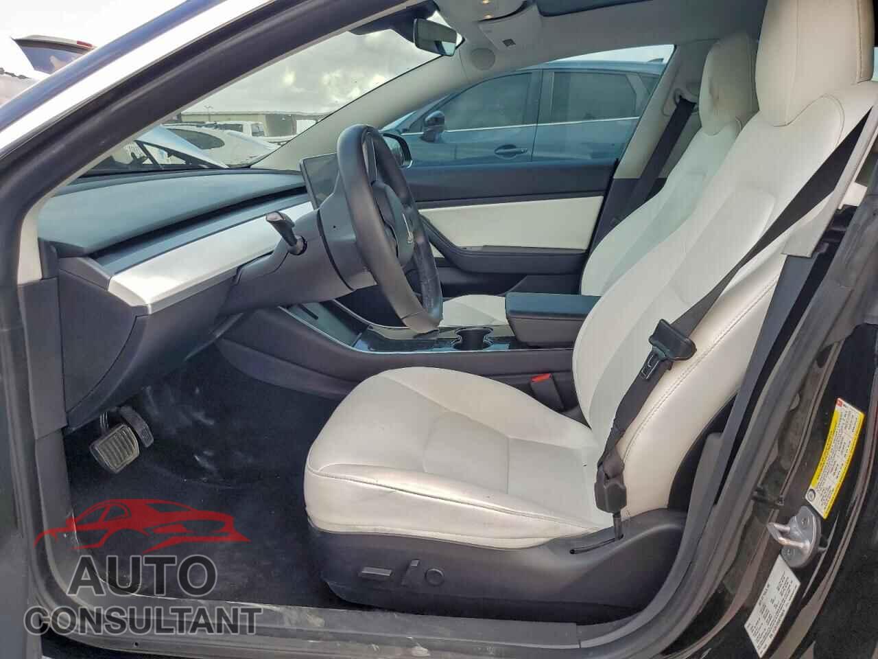 TESLA MODEL 3 2019 - 5YJ3E1EB3KF390675