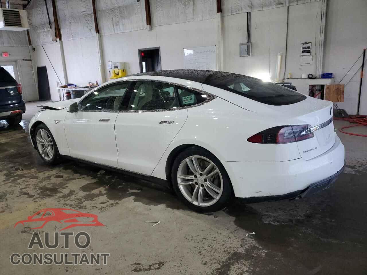 TESLA MODEL S 2015 - 5YJSA1E21FF105713