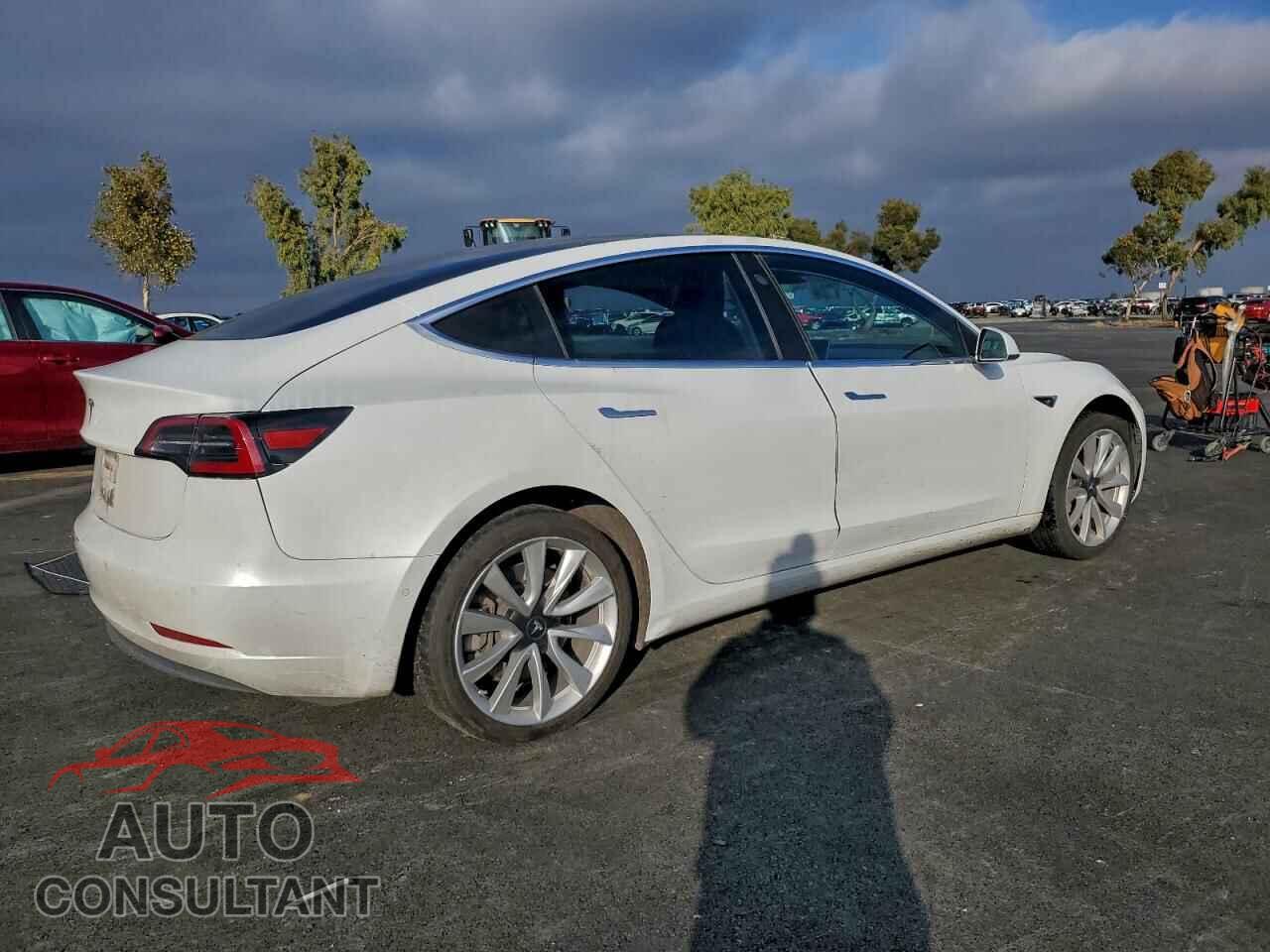 TESLA MODEL 3 2018 - 5YJ3E1EAXJF046248