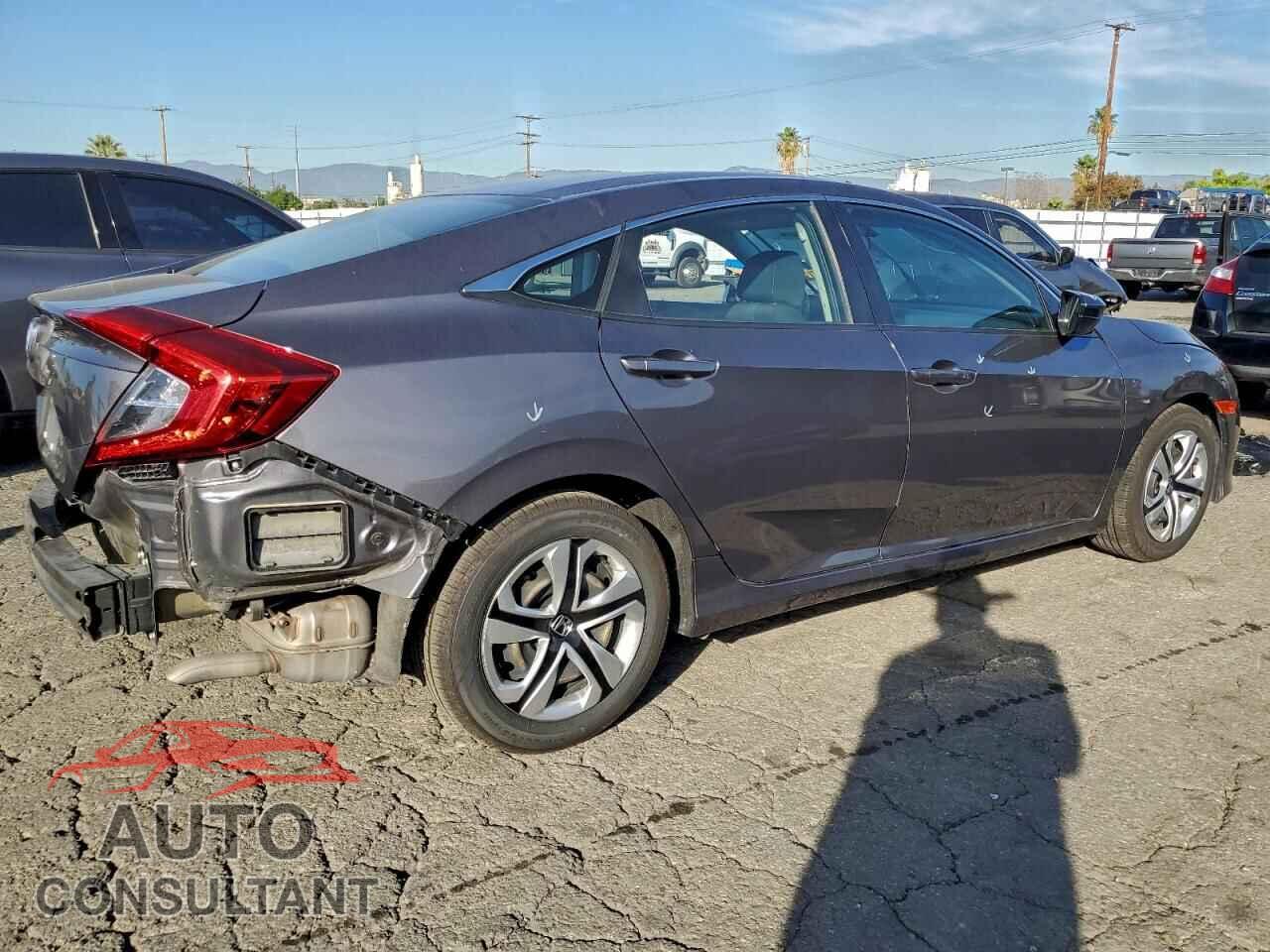 HONDA CIVIC 2018 - 2HGFC2F57JH581401