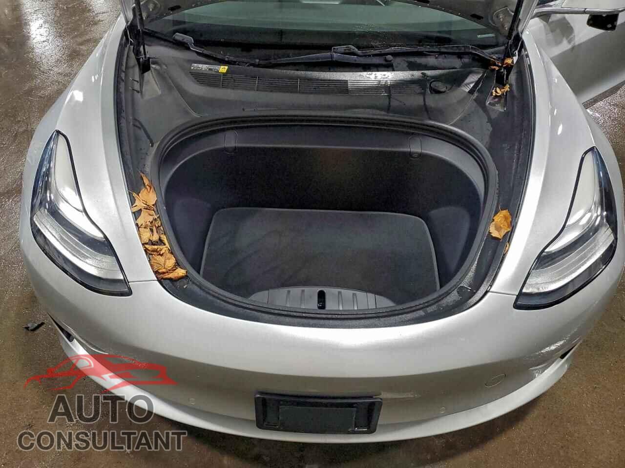 TESLA MODEL 3 2018 - 5YJ3E1EA0JF034769