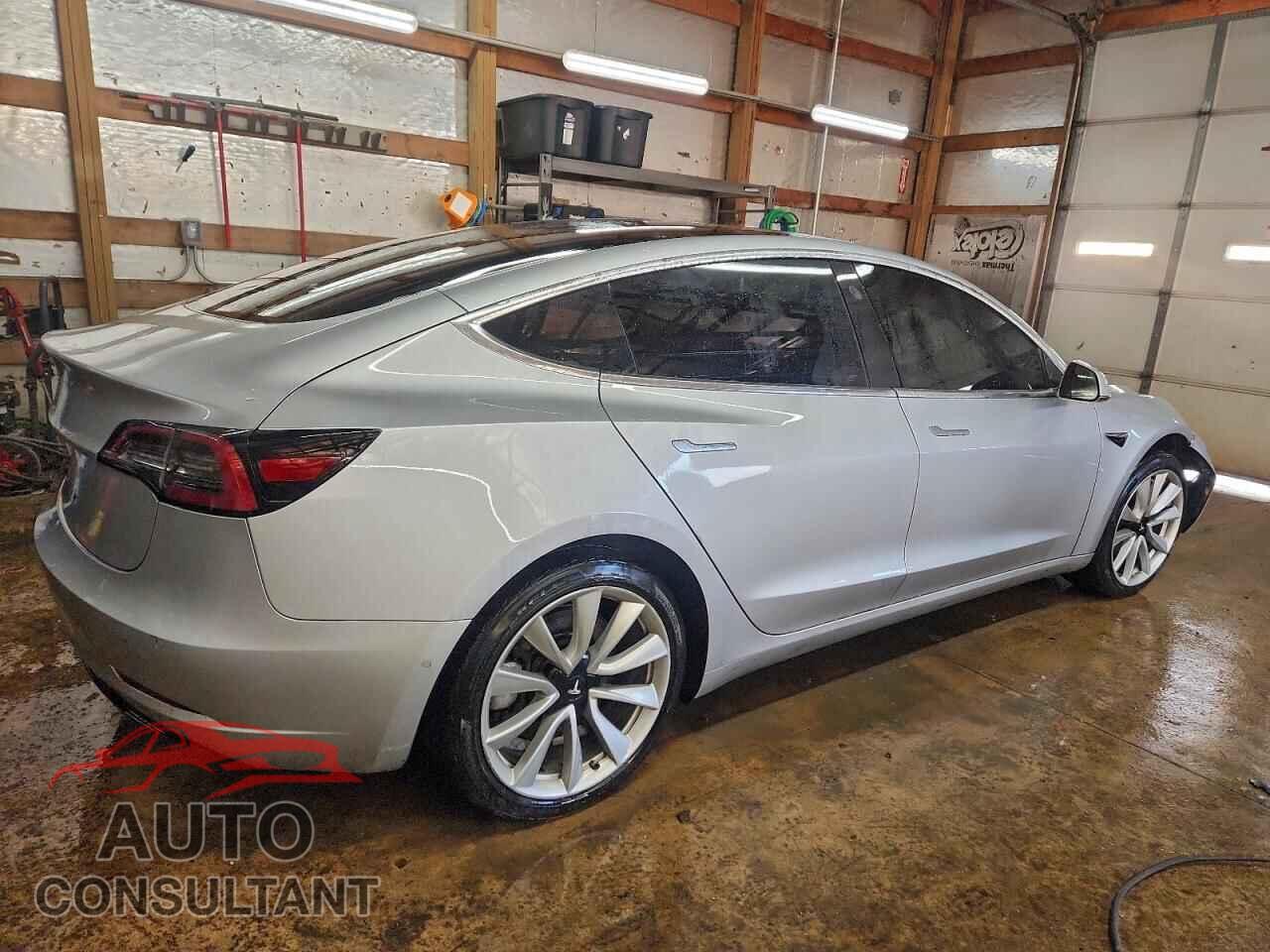 TESLA MODEL 3 2018 - 5YJ3E1EB6JF087663