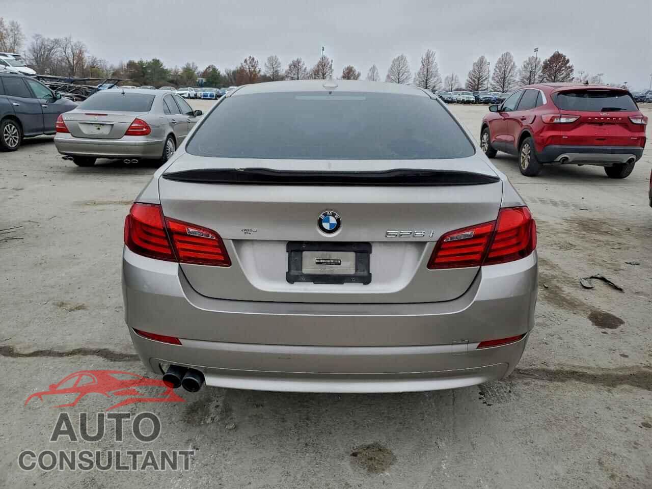 BMW 5 SERIES 2011 - WBAFR1C51BC260192