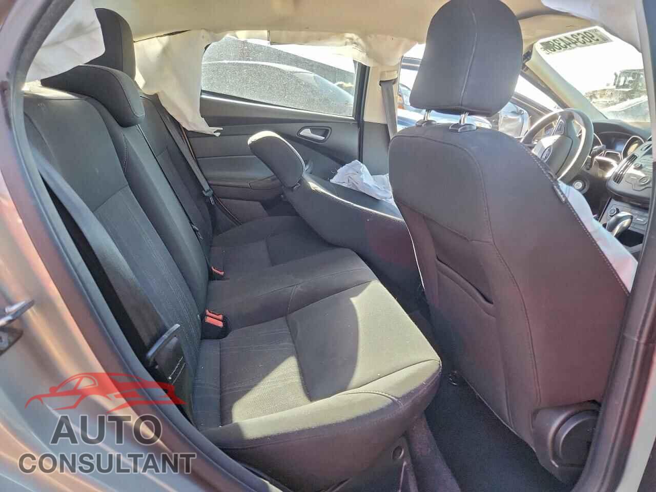 FORD FOCUS 2016 - 1FADP3F22GL258574