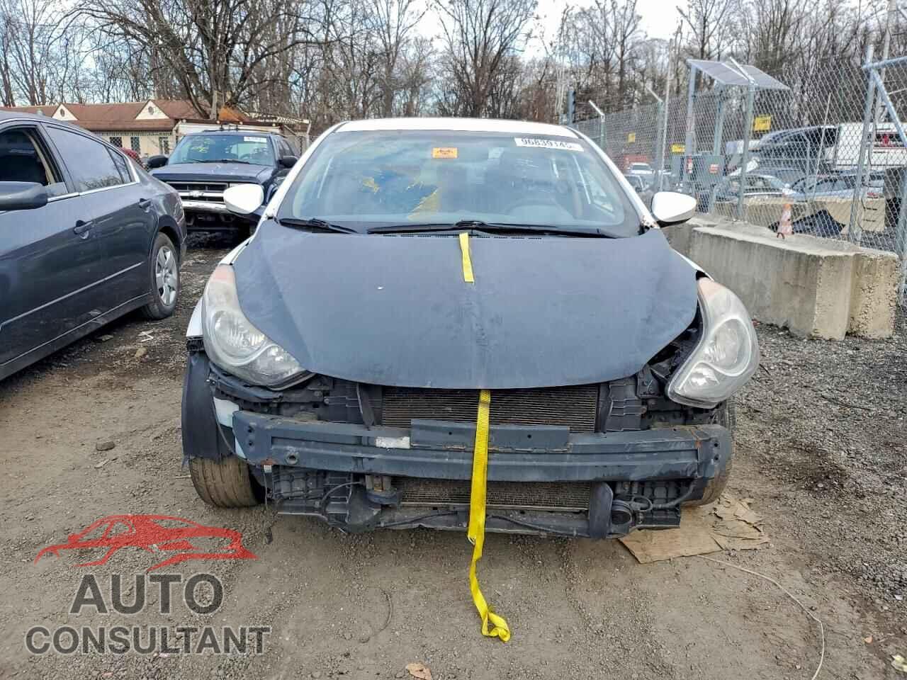 HYUNDAI ELANTRA 2013 - 5NPDH4AE5DH234820