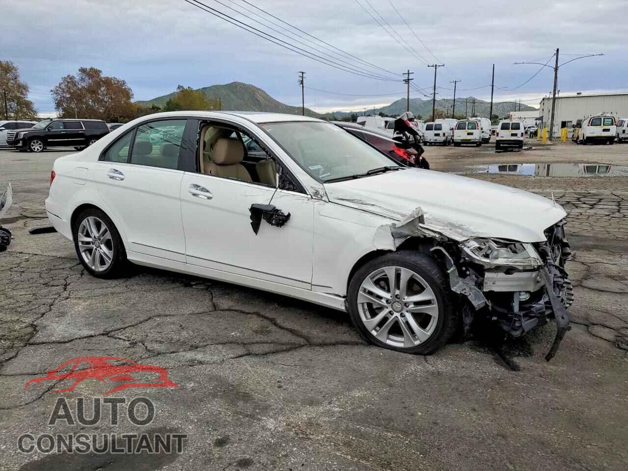 MERCEDES-BENZ C-CLASS 2013 - WDDGF4HB9DF992111