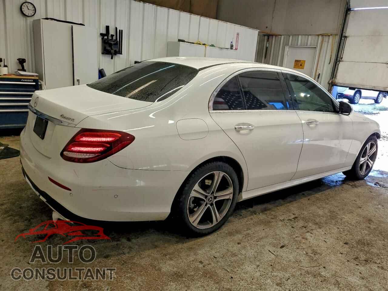 MERCEDES-BENZ E-CLASS 2018 - WDDZF4KB1JA303995