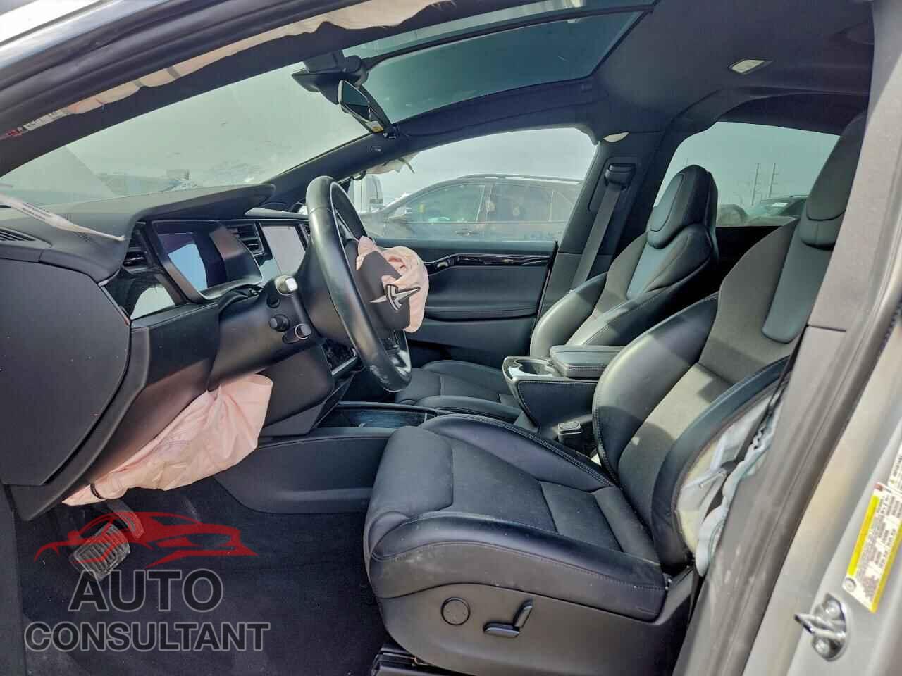 TESLA MODEL X 2018 - 5YJXCDE21JF101252