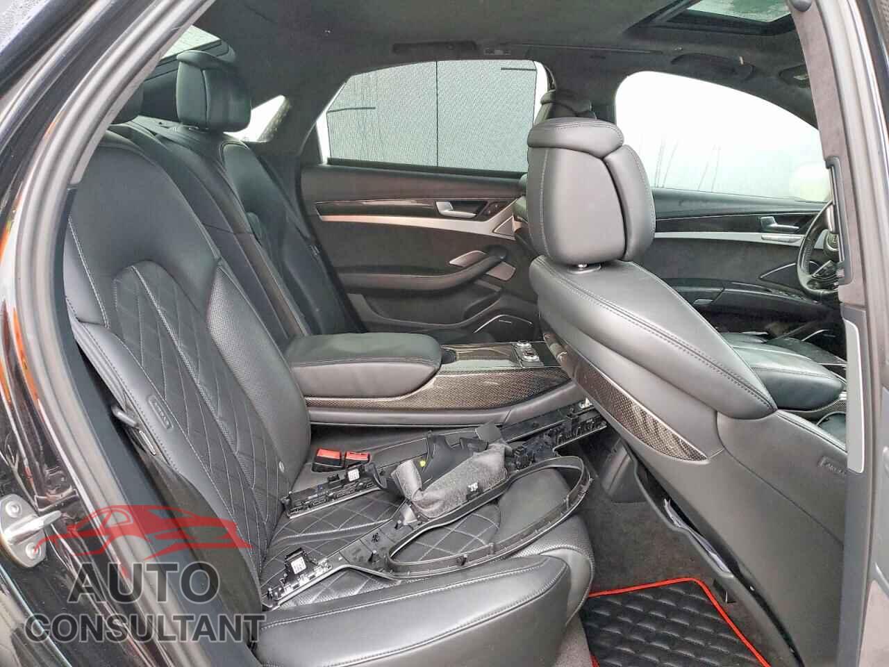 AUDI S8 2013 - WAUD2AFDXDN019401
