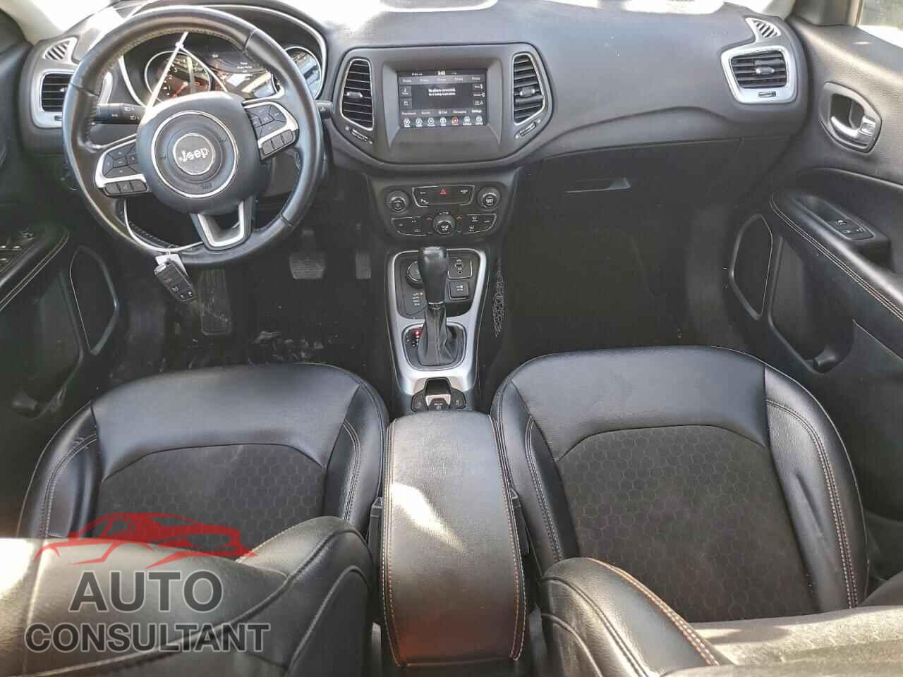 JEEP COMPASS 2018 - 3C4NJDBB1JT201421