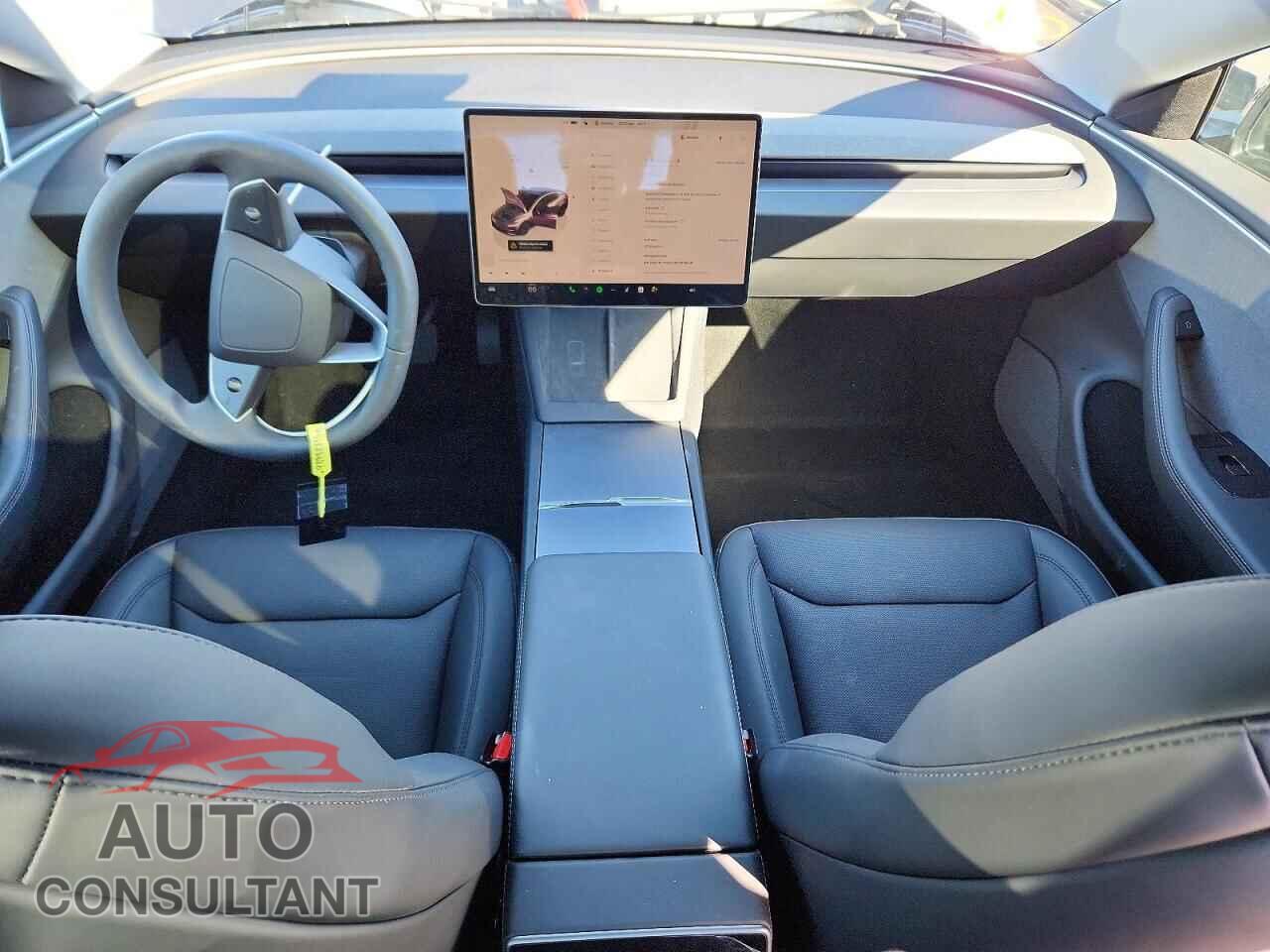 TESLA MODEL 3 2025 - 5YJ3E1EA4SF983629