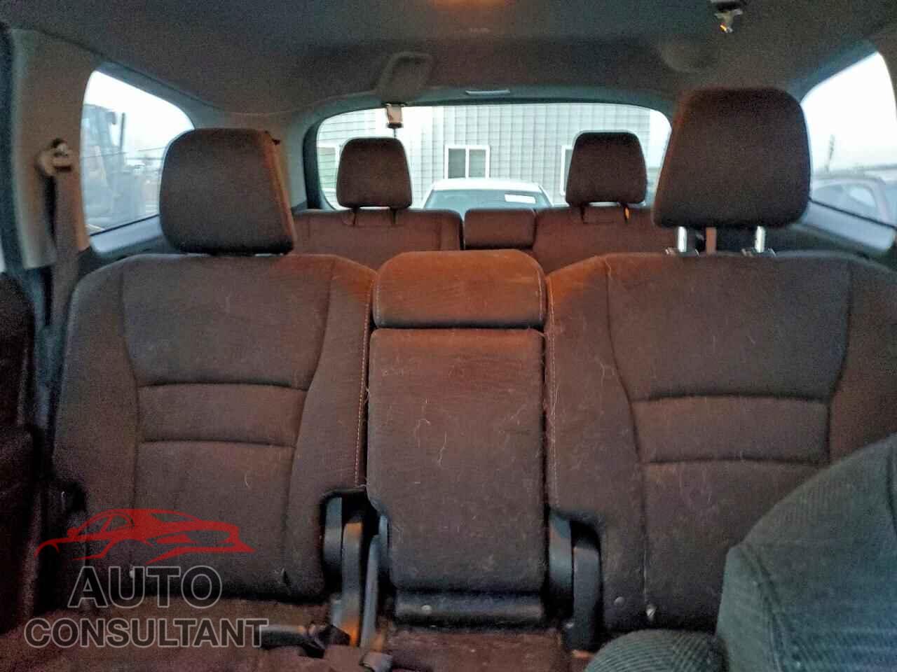HONDA PILOT 2017 - 5FNYF6H38HB013062