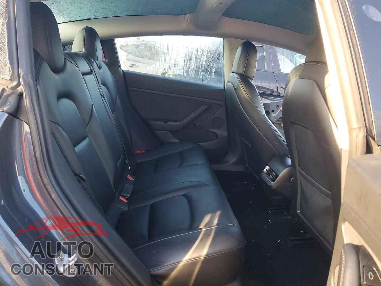 TESLA MODEL 3 2022 - 5YJ3E1EA8NF368747