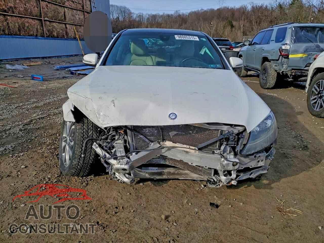 MERCEDES-BENZ C-CLASS 2016 - 55SWF4KB8GU107502