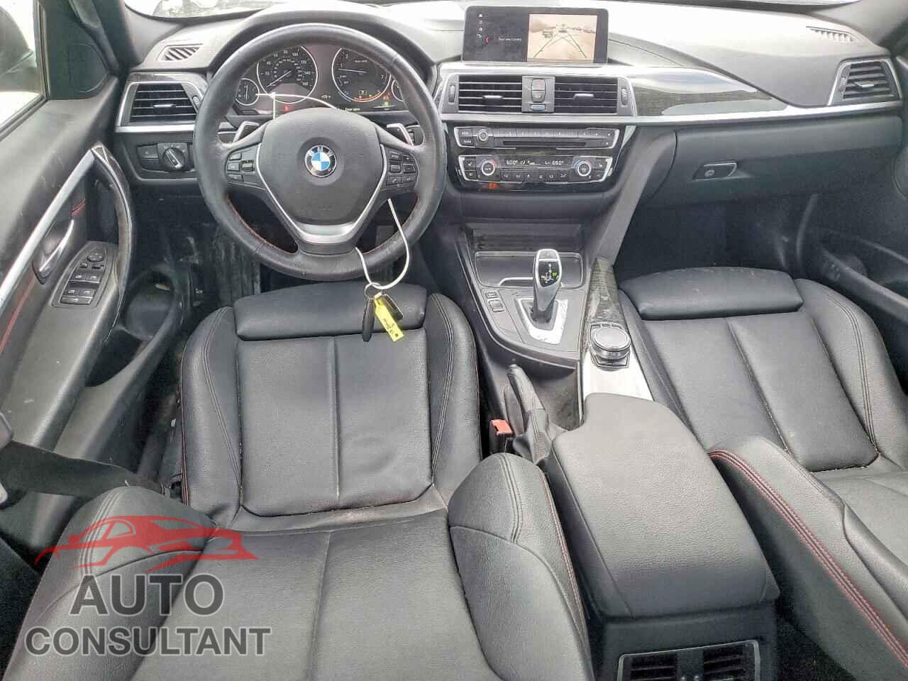 BMW 3 SERIES 2018 - WBA8B9C56JEE81434
