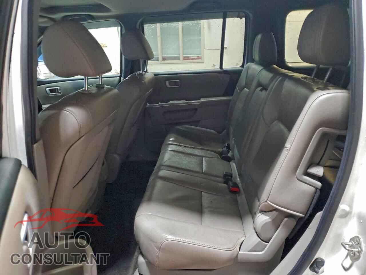 HONDA PILOT 2012 - 5FNYF4H5XCB037491