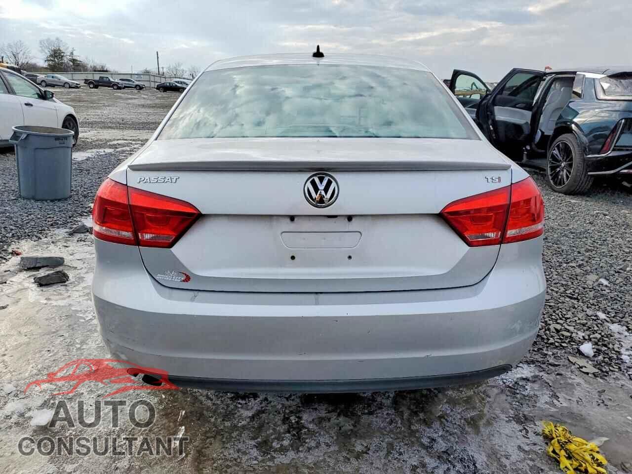 VOLKSWAGEN PASSAT 2015 - 1VWAT7A33FC120599