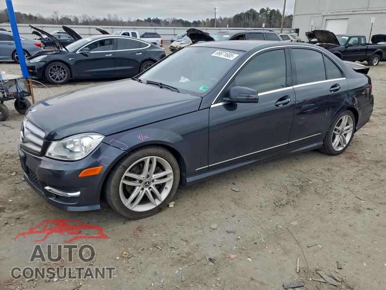 MERCEDES-BENZ C-CLASS 2012 - WDDGF8BB7CF909516