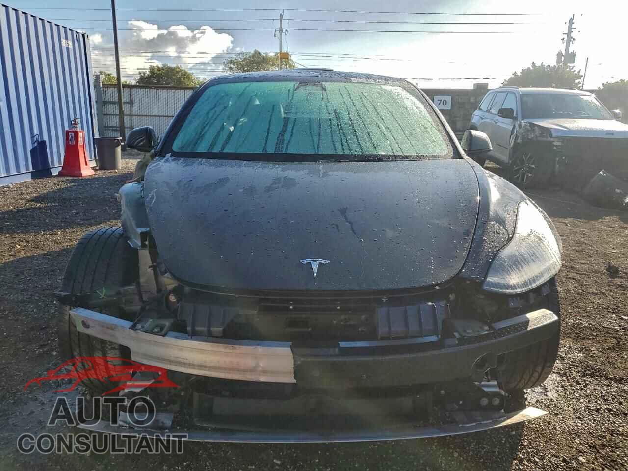 TESLA MODEL 3 2022 - 5YJ3E1EB5NF285592