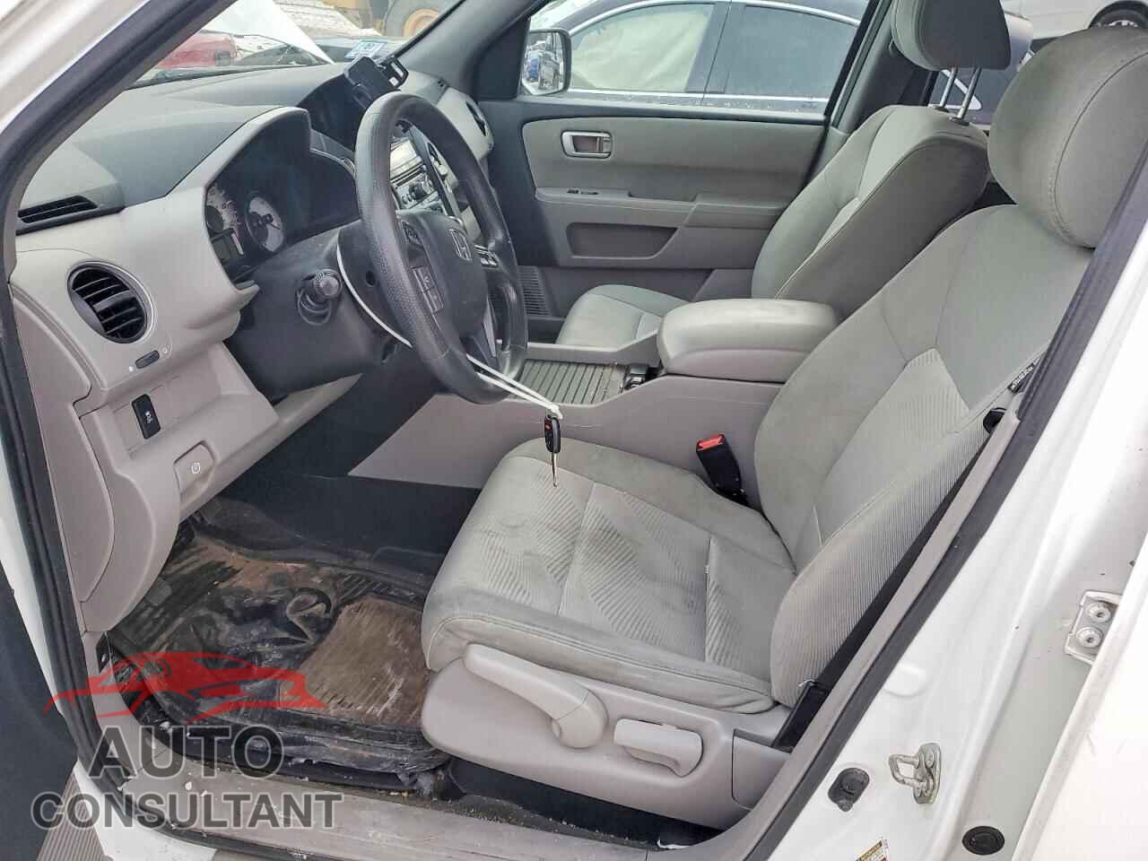 HONDA PILOT 2015 - 5FNYF4H24FB014458