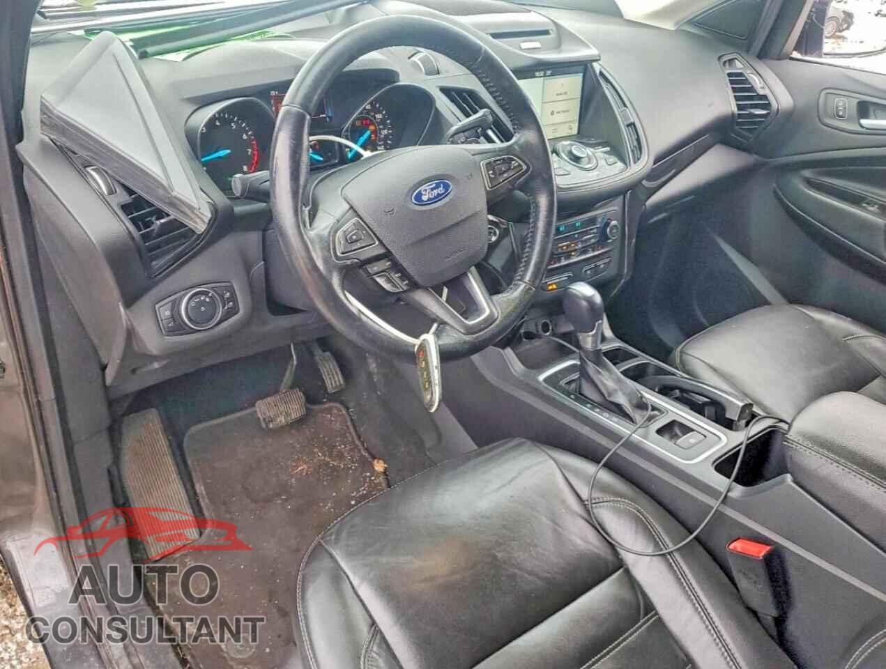 FORD ESCAPE 2017 - 1FMCU9J95HUB76478