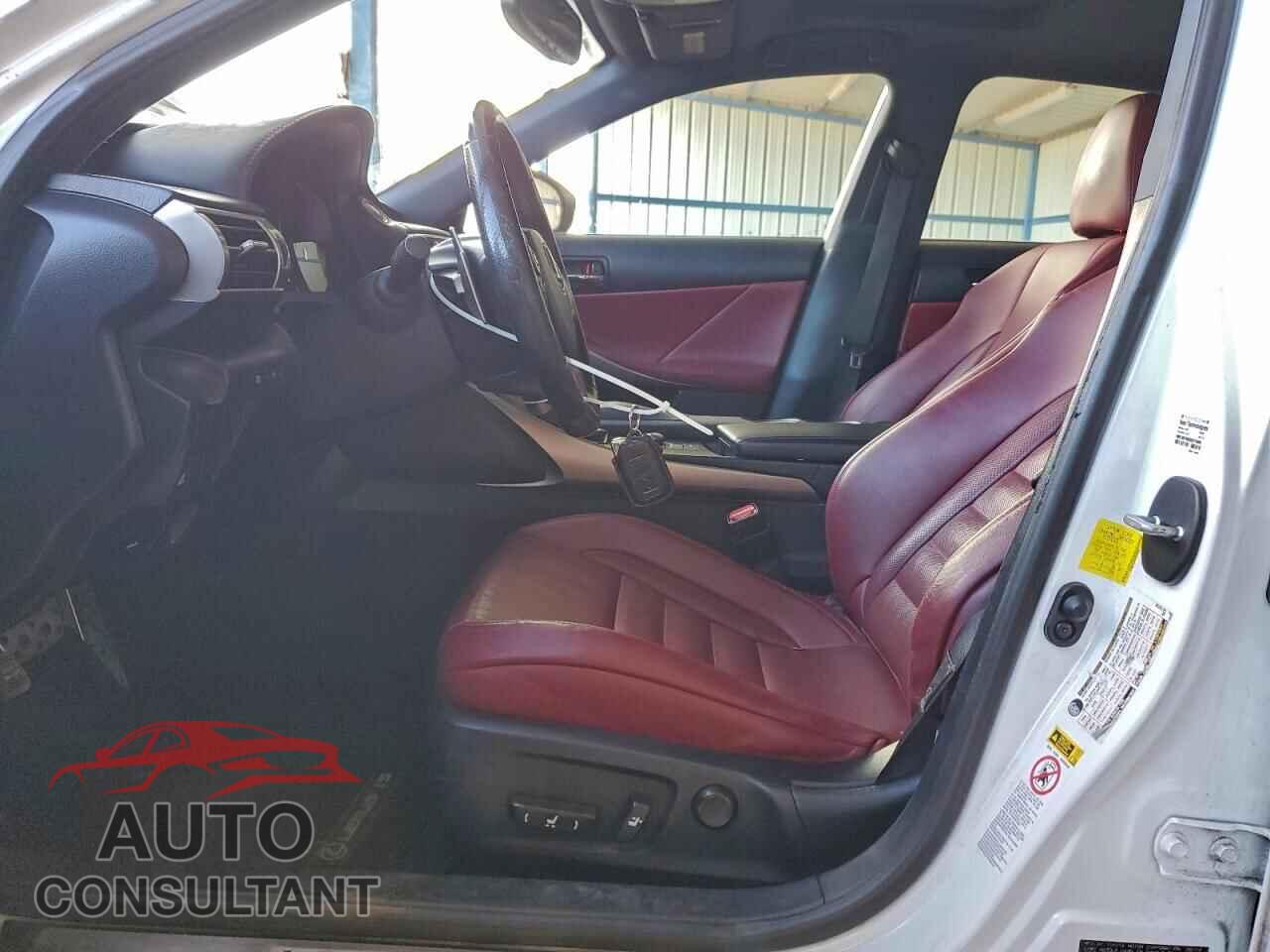 LEXUS IS 2015 - JTHBE1D24F5017096
