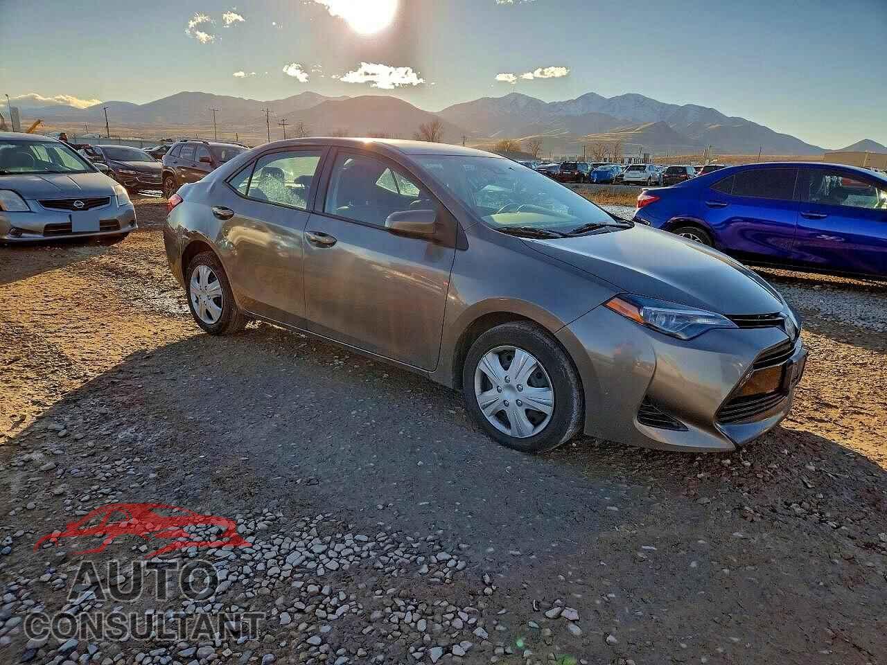 TOYOTA COROLLA 2017 - 2T1BURHEXHC929986