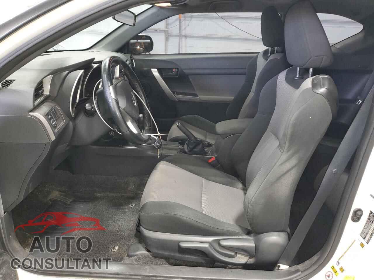 TOYOTA SCION 2014 - JTKJF5C72E3082000
