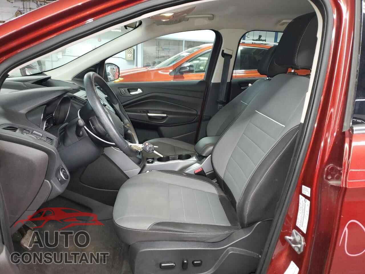FORD ESCAPE 2015 - 1FMCU0GX4FUB02192