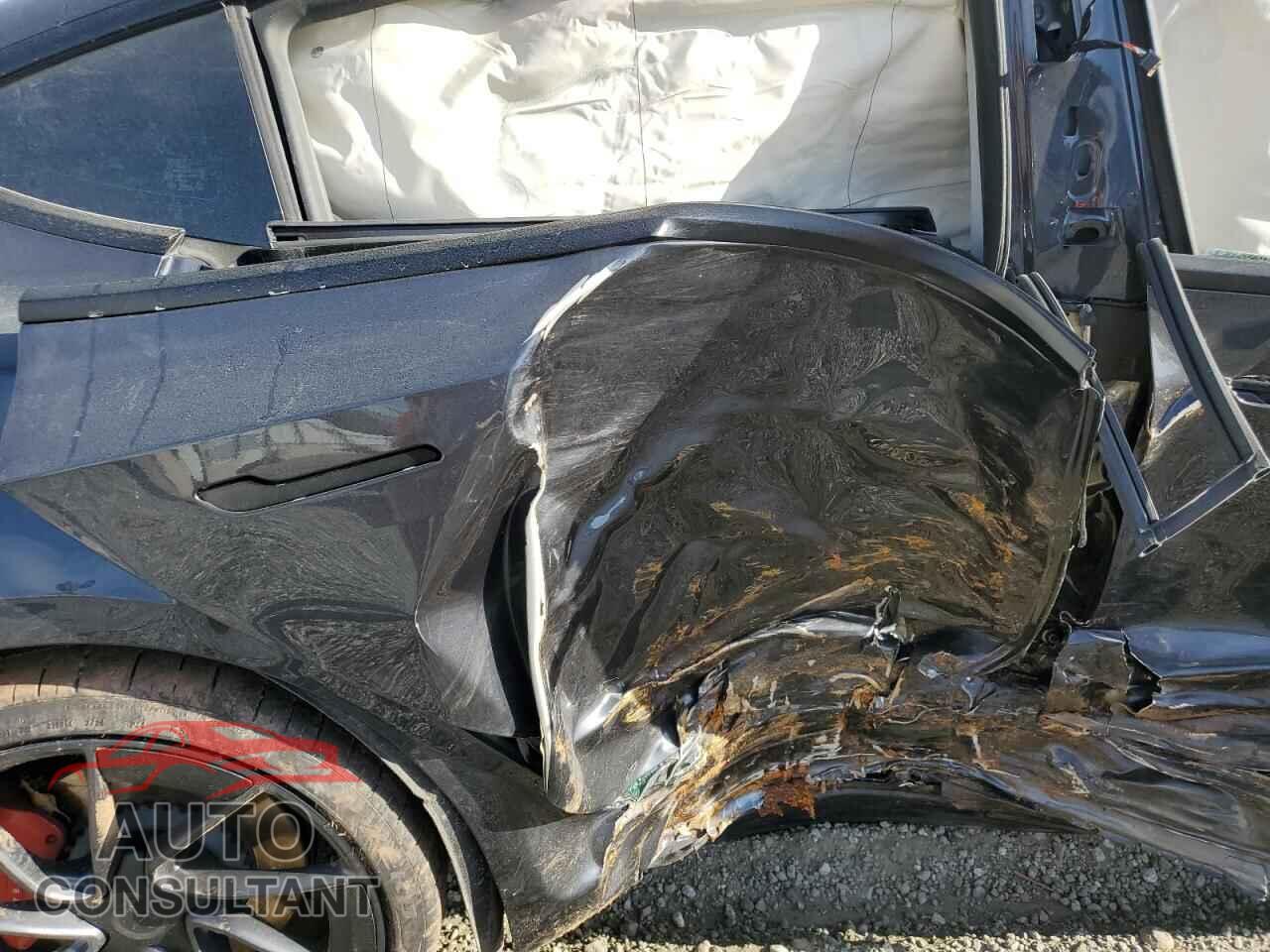 TESLA MODEL 3 2024 - 5YJ3E1ET1RF842089