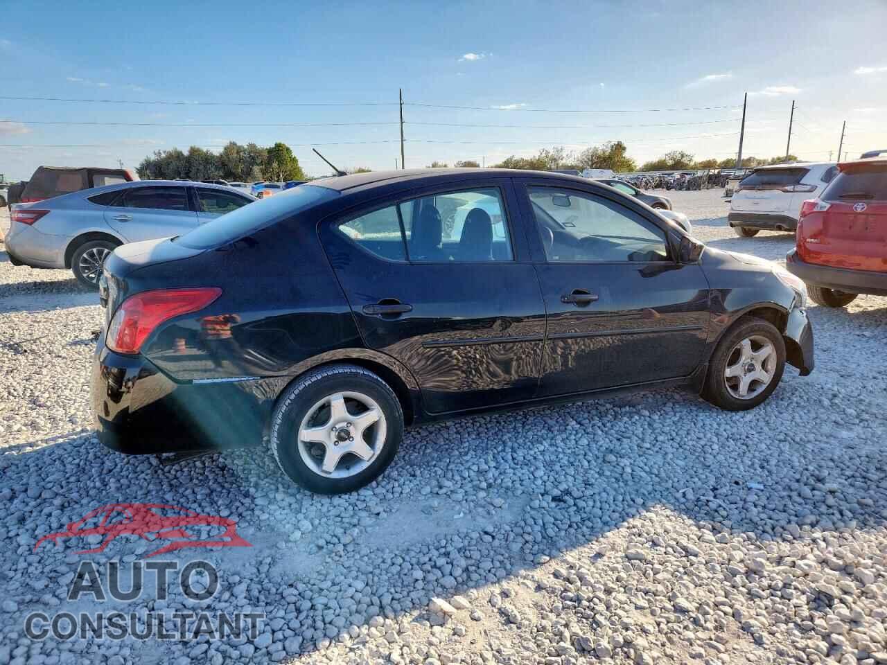 NISSAN VERSA 2017 - 3N1CN7AP3HL896587