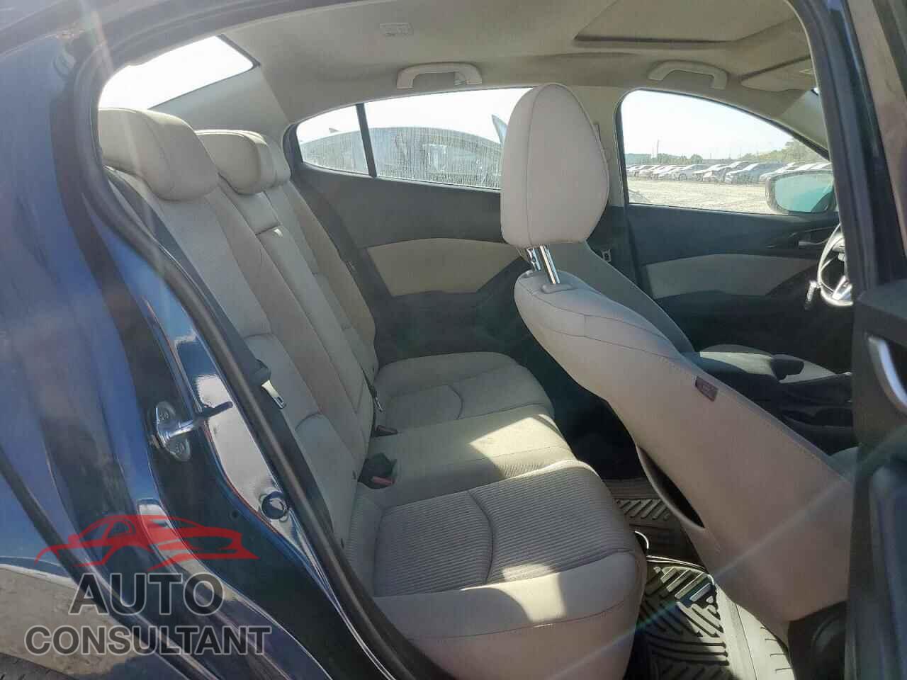 MAZDA 3 2015 - 3MZBM1V7XFM215218