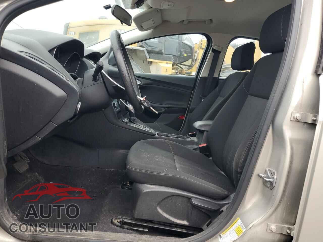 FORD FOCUS 2015 - 1FADP3F29FL348643