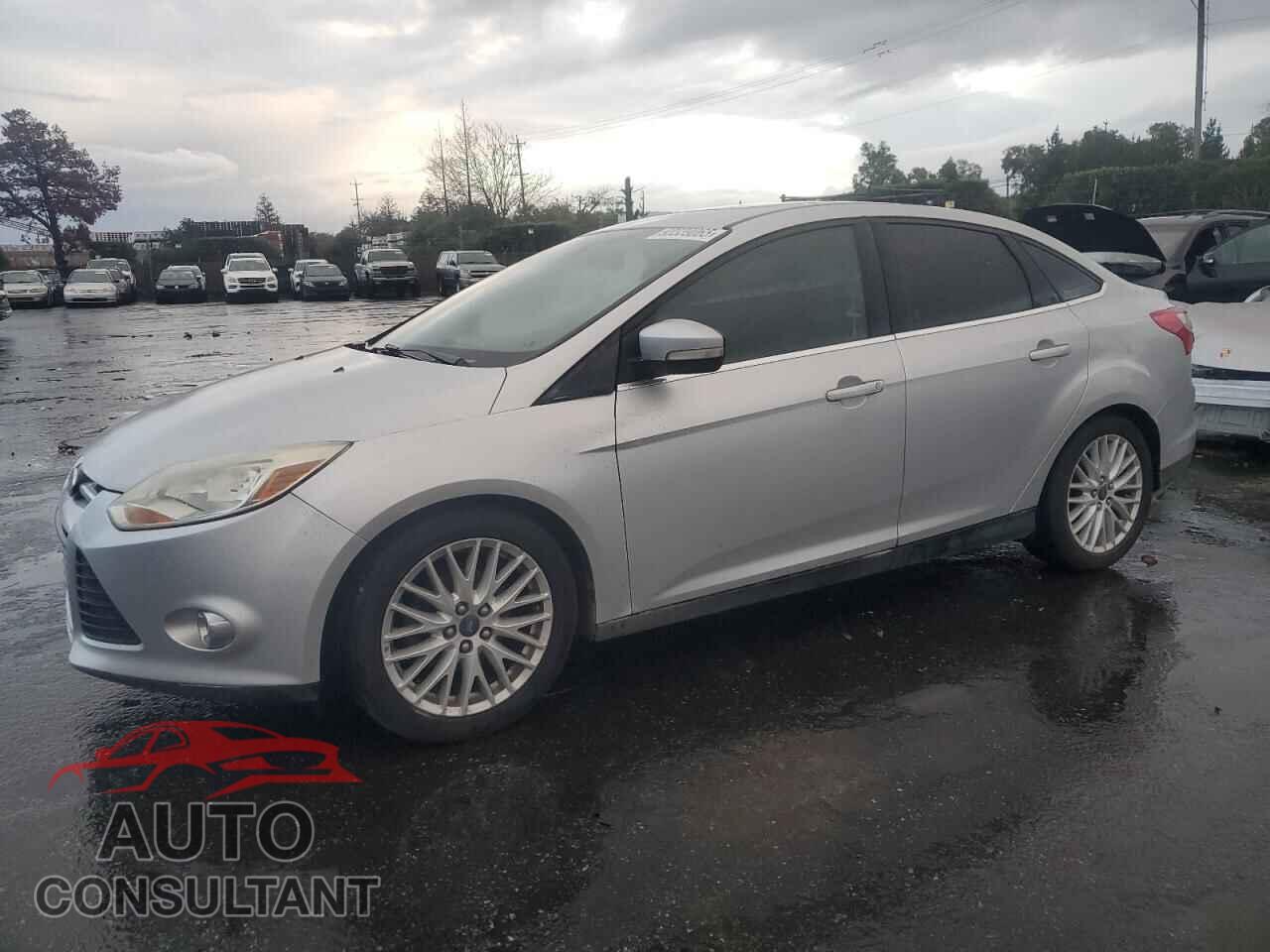 FORD FOCUS 2012 - 1FAHP3H21CL339378