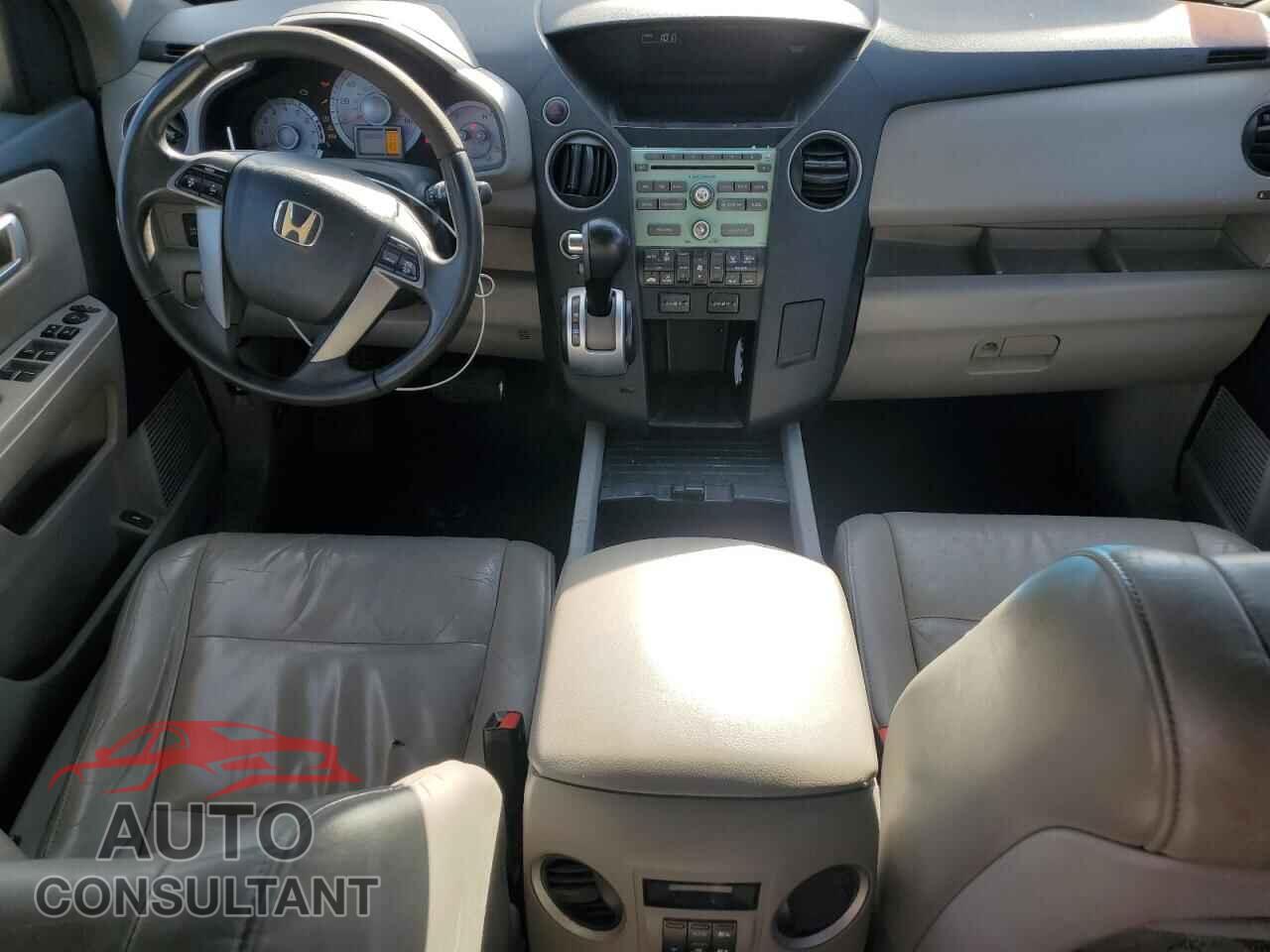 HONDA PILOT 2011 - 5FNYF4H51BB023395
