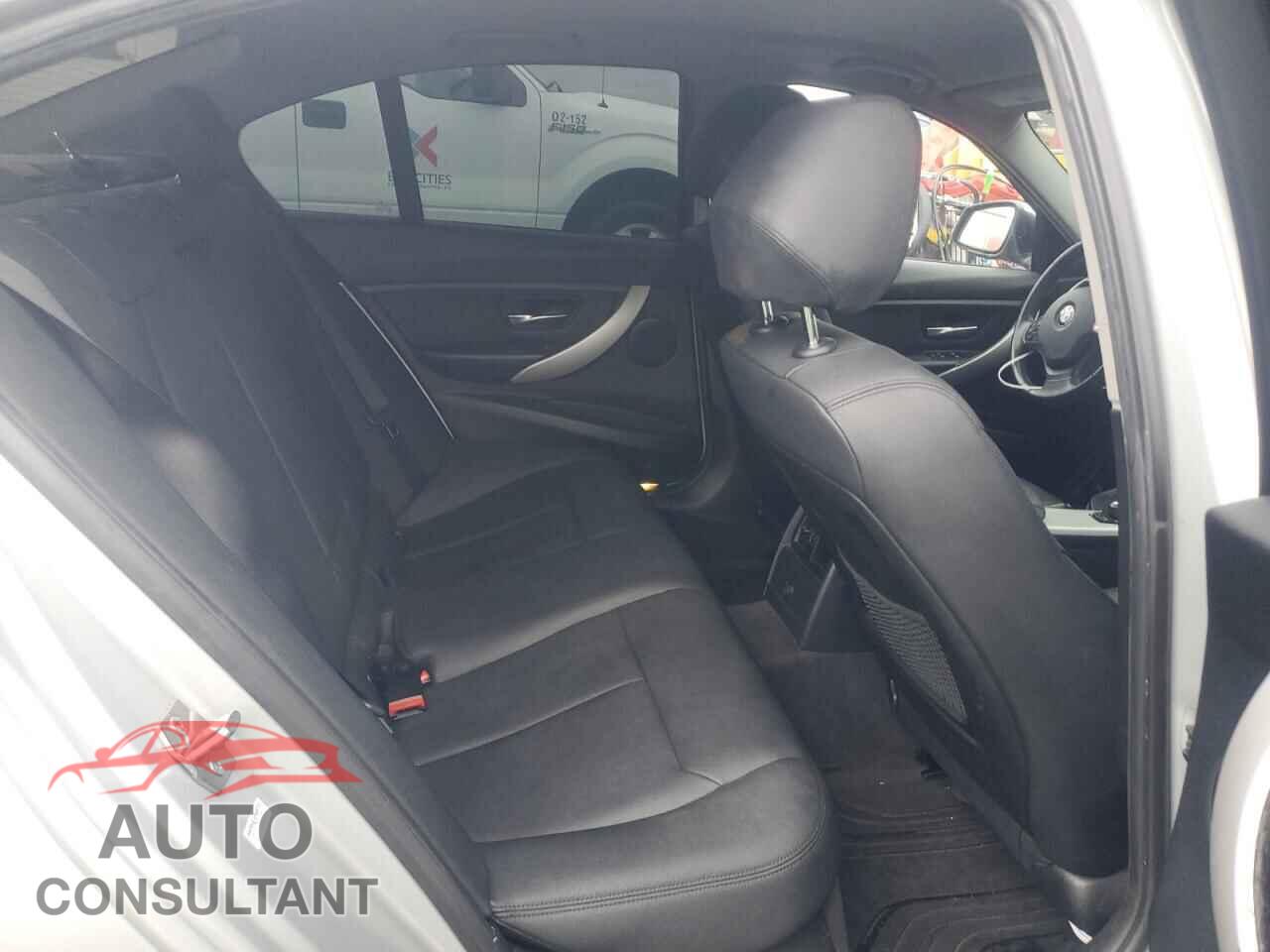 BMW 3 SERIES 2013 - WBA3C1C55DF438062