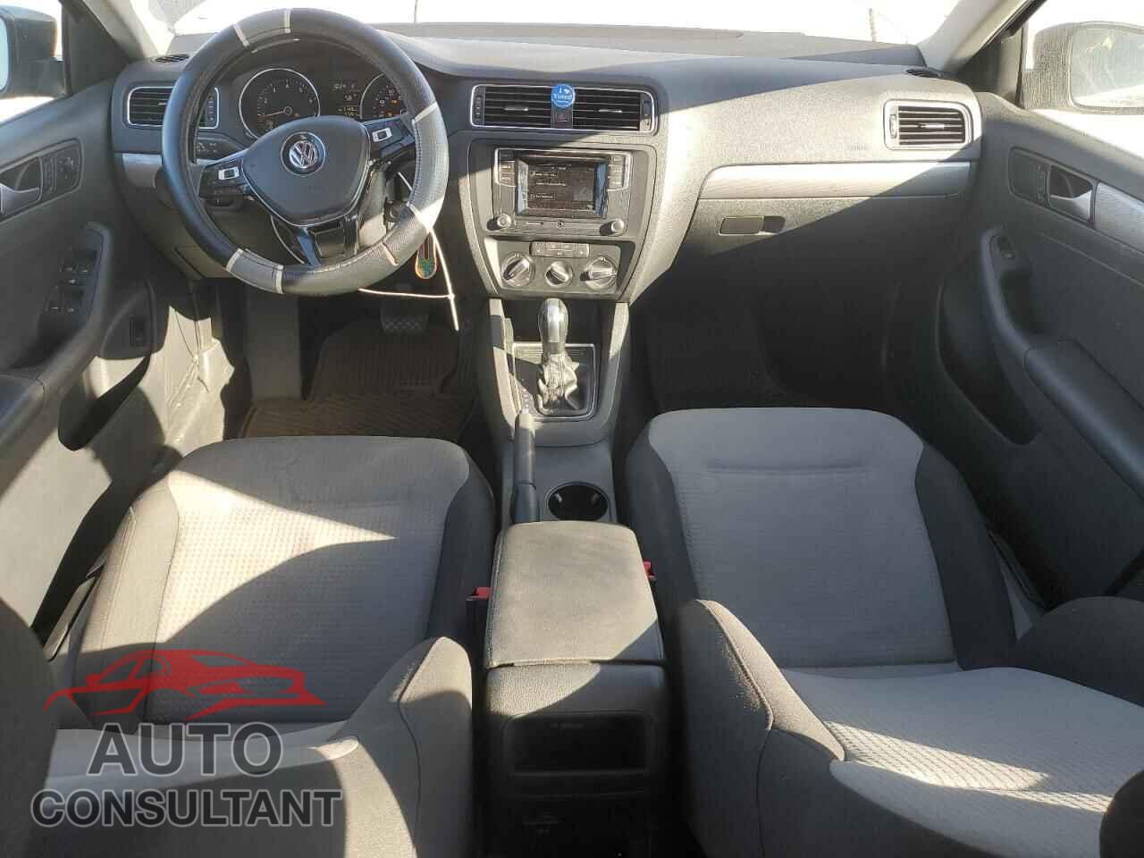 VOLKSWAGEN JETTA 2017 - 3VW2B7AJ8HM329098