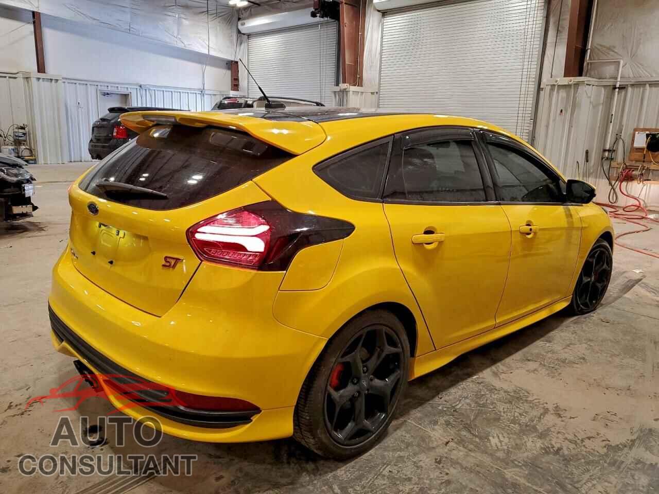 FORD FOCUS 2017 - 1FADP3L90HL222921