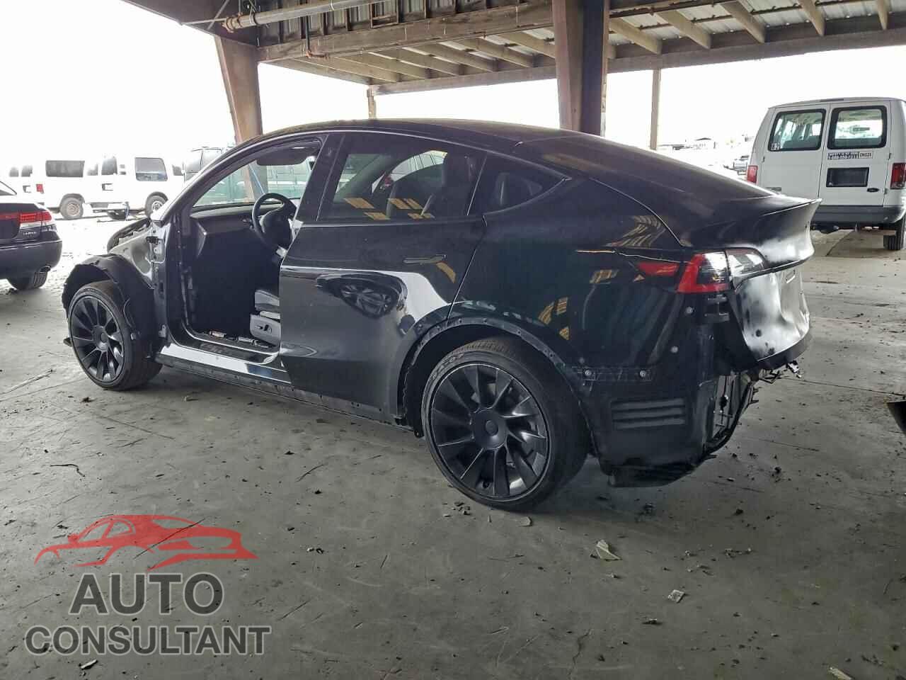 TESLA MODEL Y 2021 - 5YJYGDED2MF122884