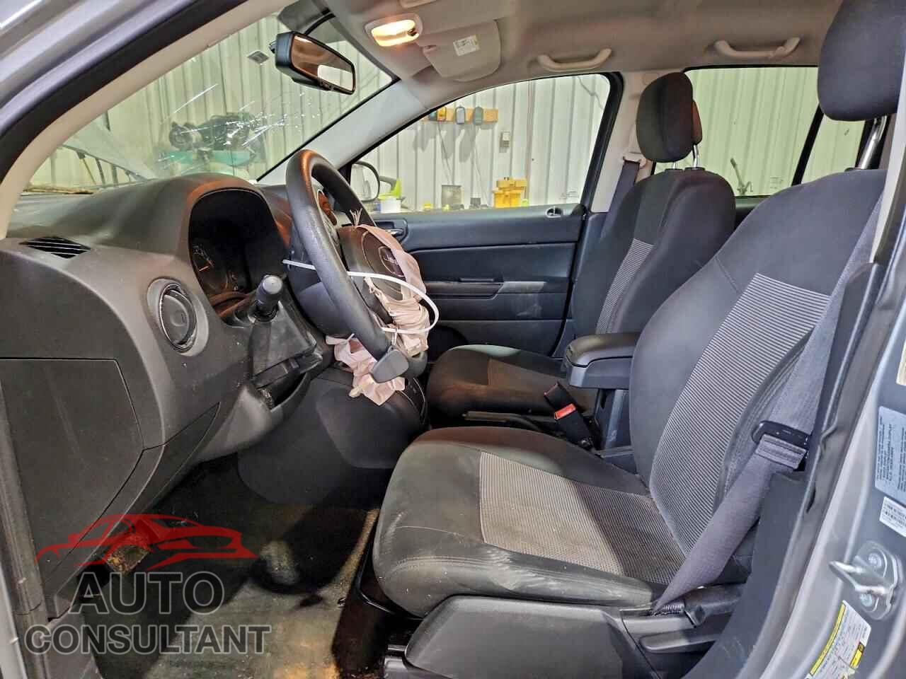 JEEP COMPASS 2017 - 1C4NJCBA8HD147052
