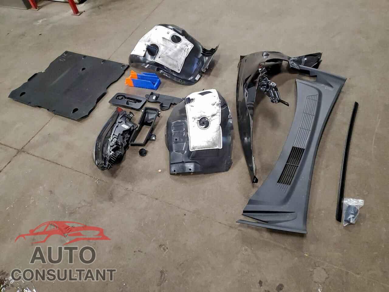 TESLA MODEL 3 2025 - 5YJ3E1EA5SF068272