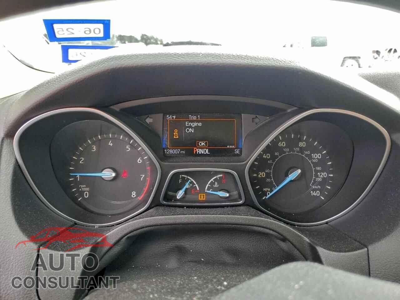 FORD FOCUS 2015 - 1FADP3F22FL384707