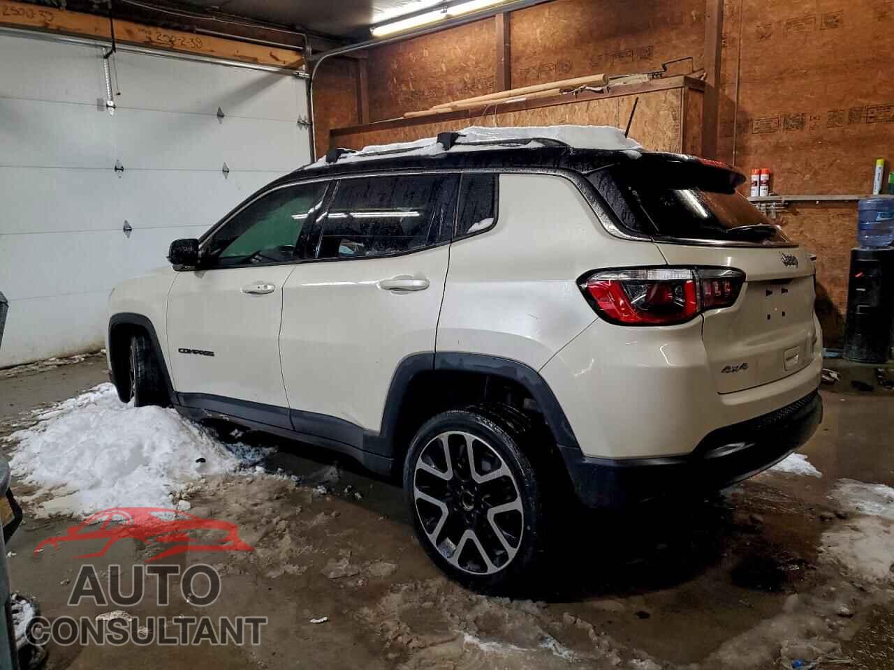 JEEP COMPASS 2018 - 3C4NJDCB1JT101303
