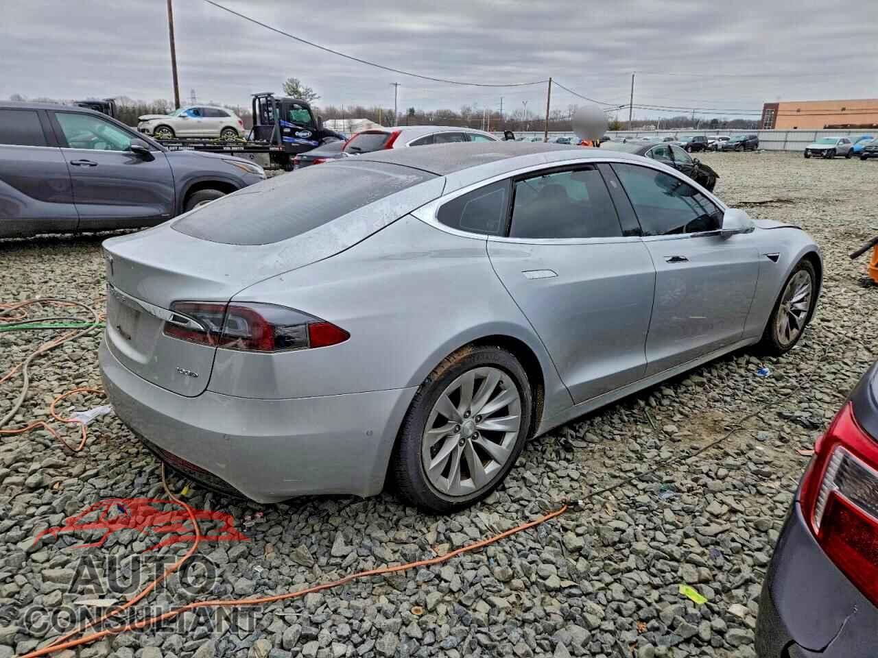 TESLA MODEL S 2017 - 5YJSA1E23HF229131