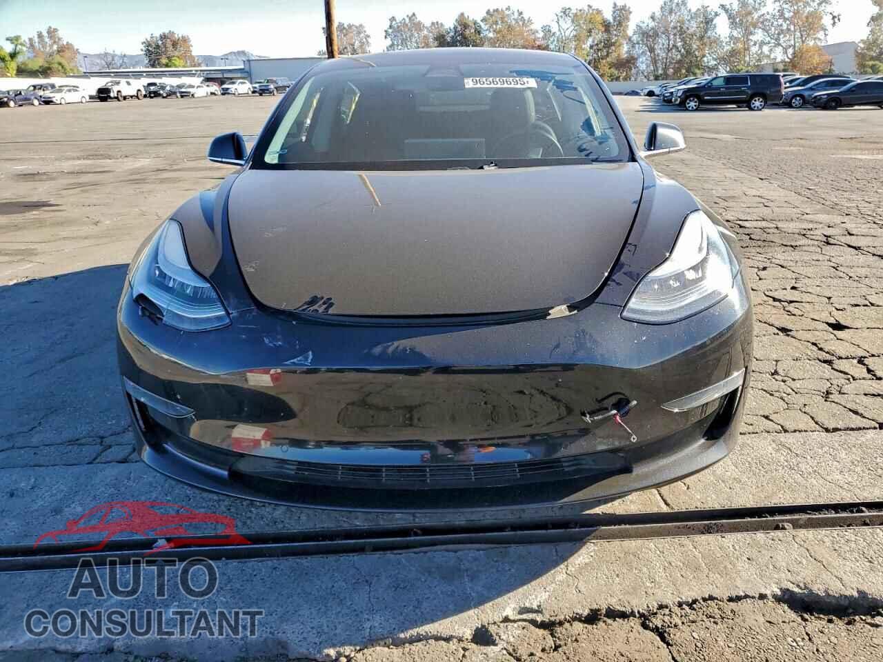 TESLA MODEL 3 2019 - 5YJ3E1EB3KF384228