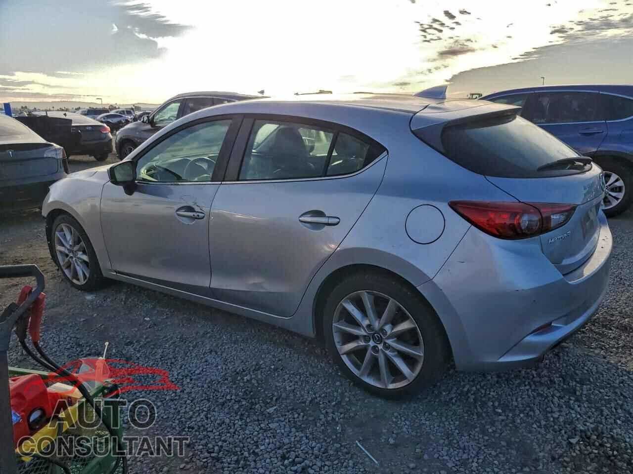 MAZDA 3 2017 - 3MZBN1M38HM134250