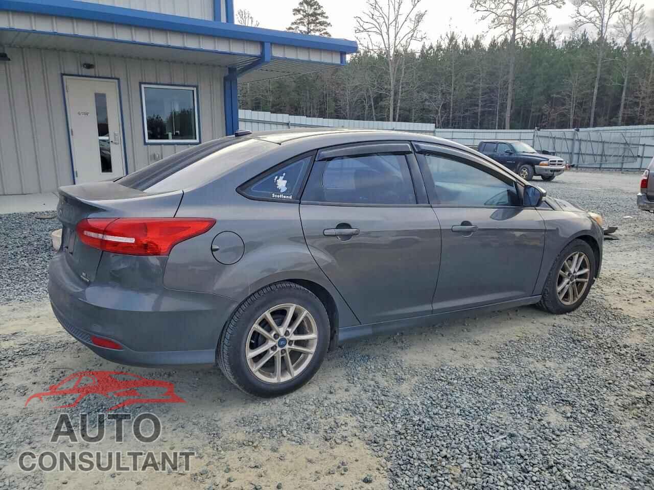 FORD FOCUS 2015 - 1FADP3F29FL259140